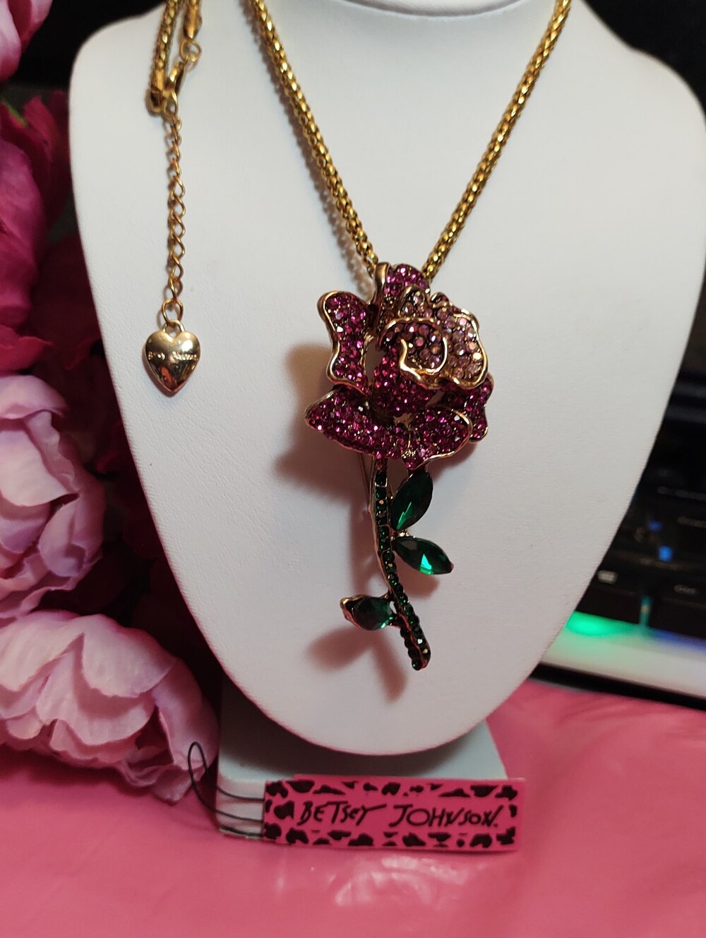 CONVERTIBLE- Betsey Johnson BROOCH/NECKLACE Pink Crystal Rose Necklace - Picture 3 of 4